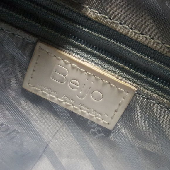 Beijo Shoulder Bag - Picture 10 of 12